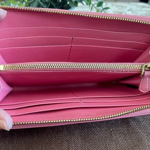Prada Pink saffiano leather zippy wallet - Picture 2 of 16